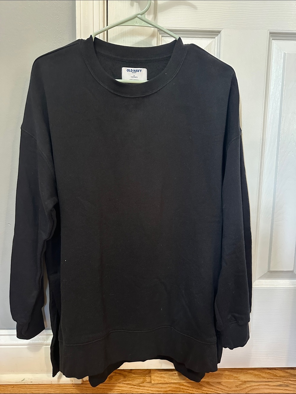 Women’s Old Navy Black Tunic Length Crewneck Sweatshirt- Small NWT